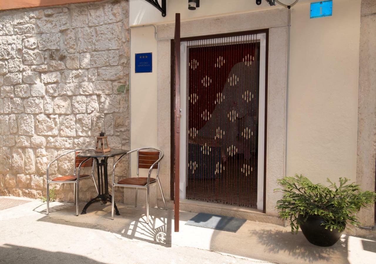 Studio Apartman Mima Hotel Umag Exterior photo